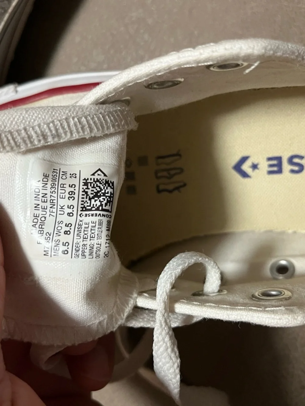 Converse Classic Low Top Canvas Sneakers in Off-White with Red Trim unisex - Picture 6 of 9